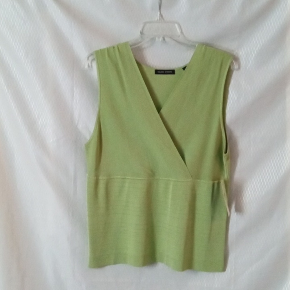 Valerie Stevens VNeck  Shell sz XL Light Olive Green NWT